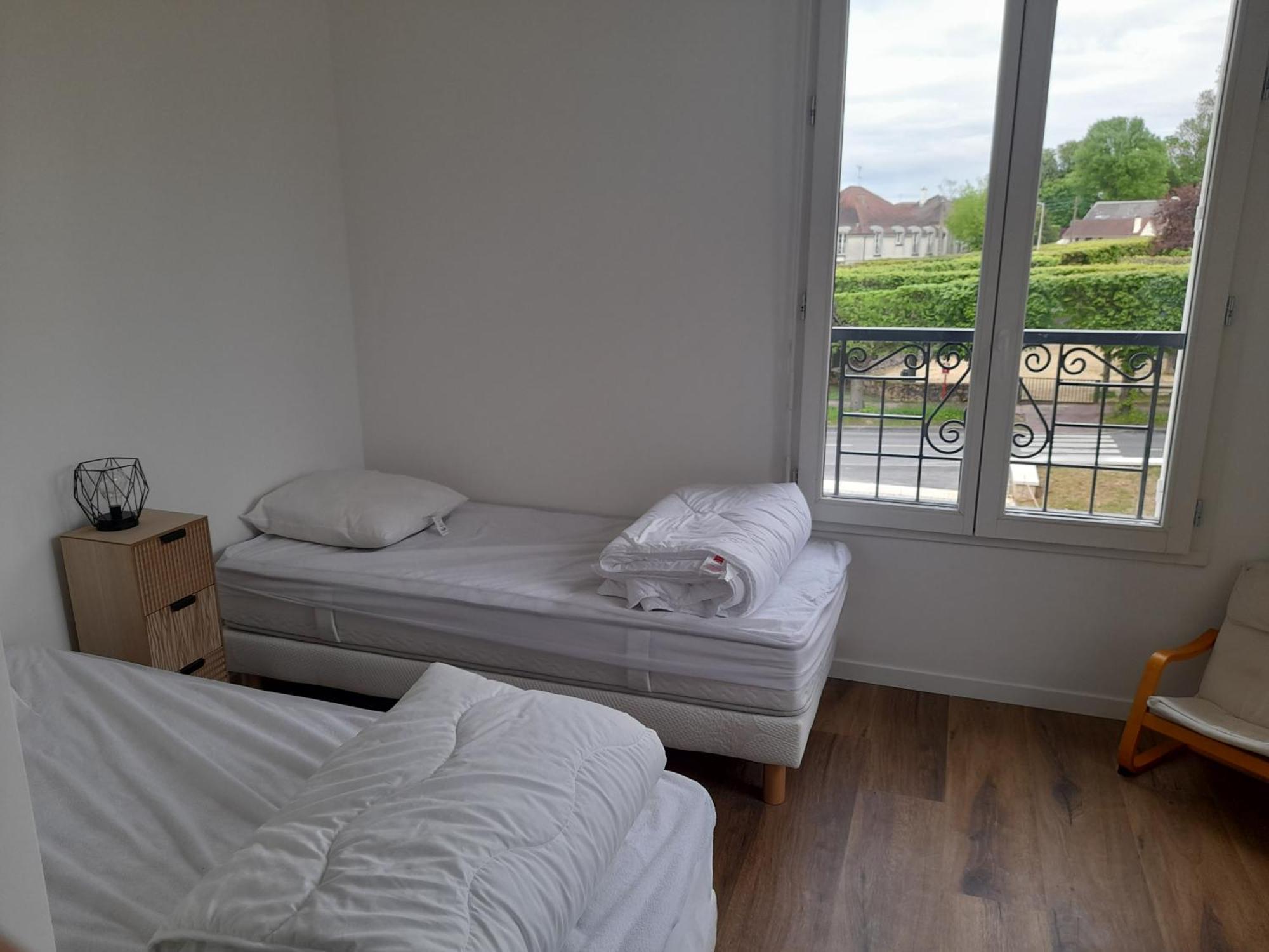 Appart Dans Petit Chateau En Centre Ville Lagny Exterior foto